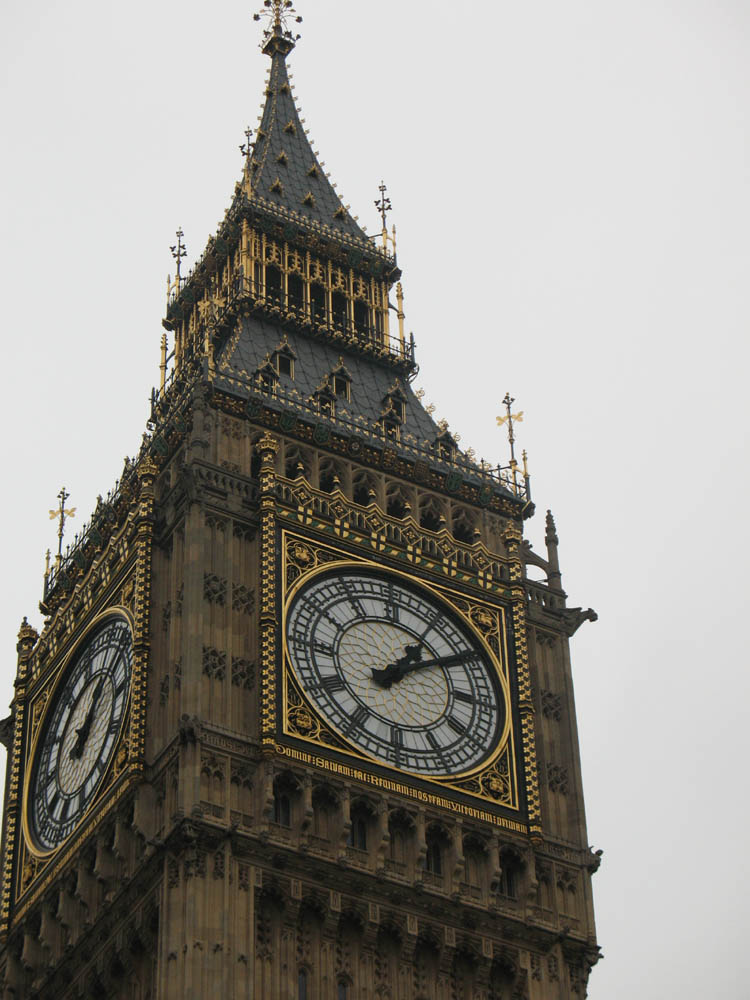 Impressive clock